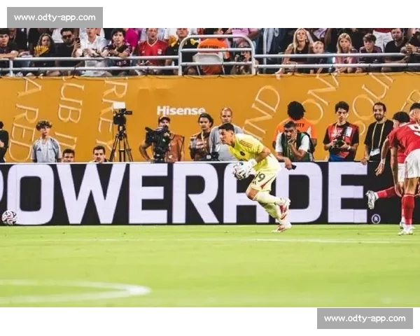 梅西中框 + 造险!乌斯塔里神扑 迈阿密 0-0 开罗国民世俱杯首战 梅西中框 + 造险!乌斯塔里神扑 迈阿密 0-0 开罗国民世俱杯首战