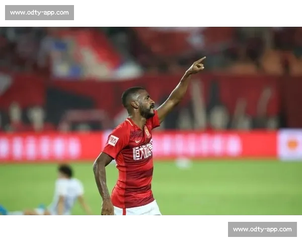 西汉姆 1100 万抢签冈比亚锋霸！曼联切尔西曾追逐，兰斯降级被迫放人