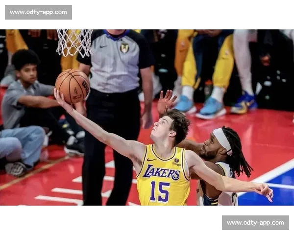 里夫斯:湖人是家!顶薪争议下的忠诚告白,球迷:他比拉塞尔更值得