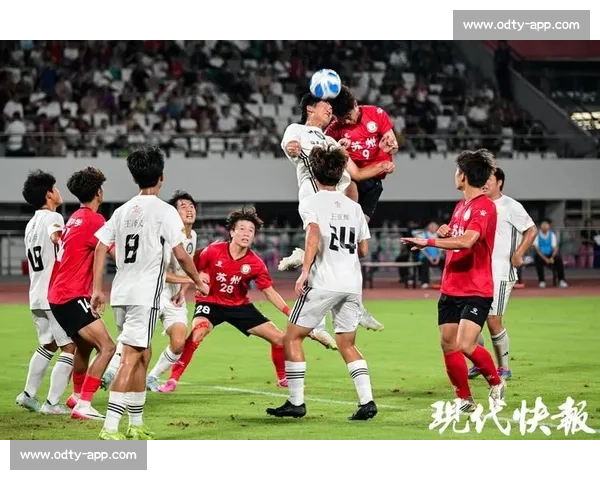 江苏海安博文高中足球队出征全国总决赛 青春风暴剑指冠军